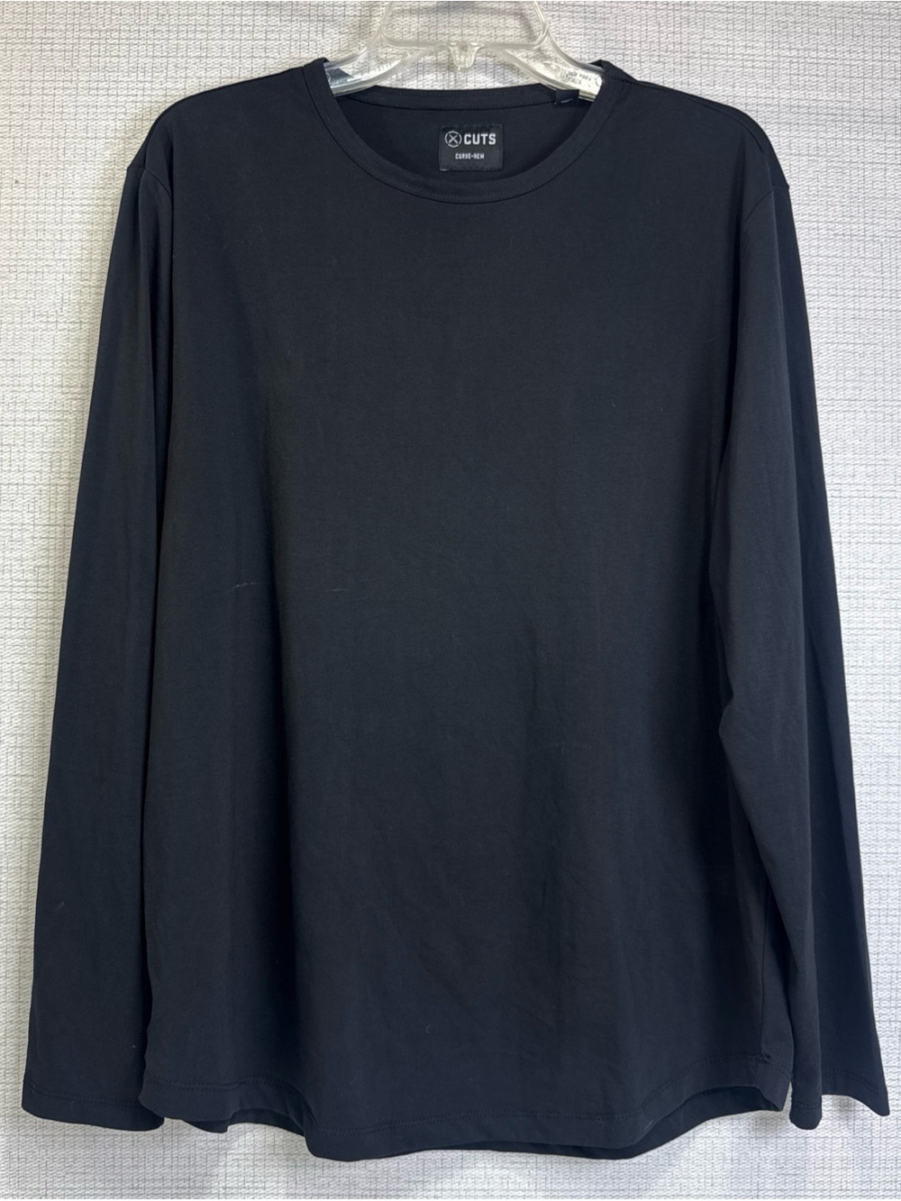 Cuts Long Sleeve T-Shirt Men's Size Large Black Curve-Hem Tee Base Layer Top